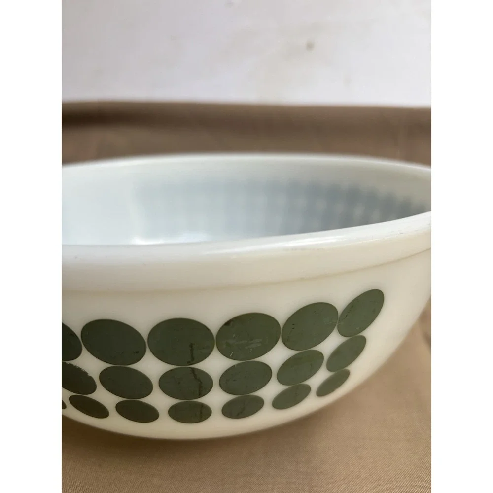 Vintage PYREX Green Polka Dot Mixing Nesting Bowl #404 Milk Glass 4 Qt